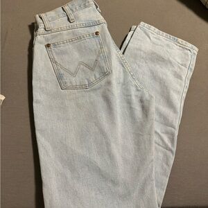 Women’s cowboy cut wranglers